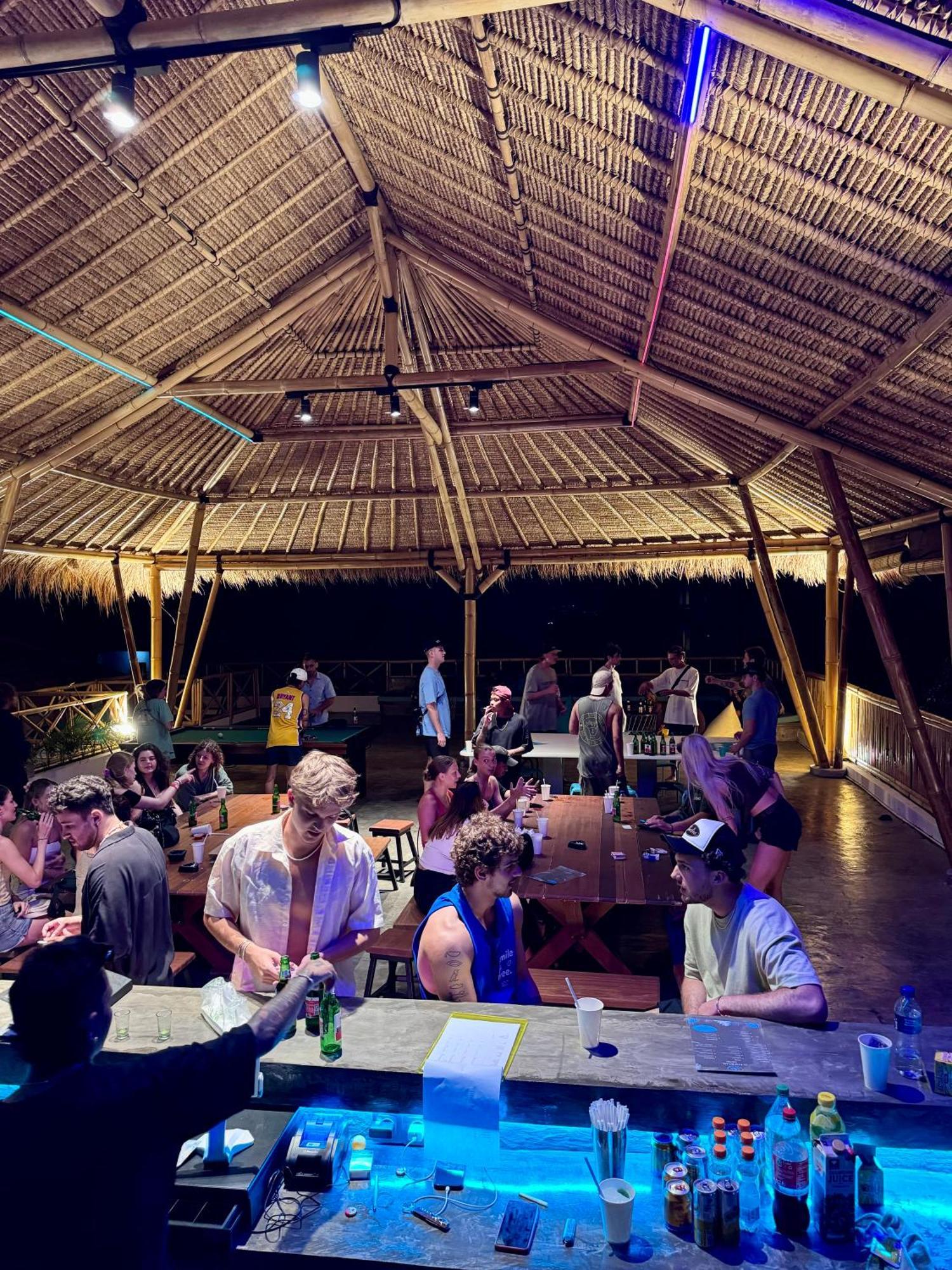 Canggu Central Hostel Dış mekan fotoğraf