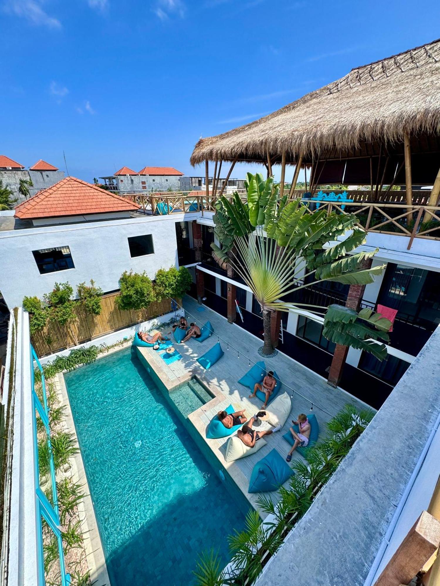 Canggu Central Hostel Dış mekan fotoğraf
