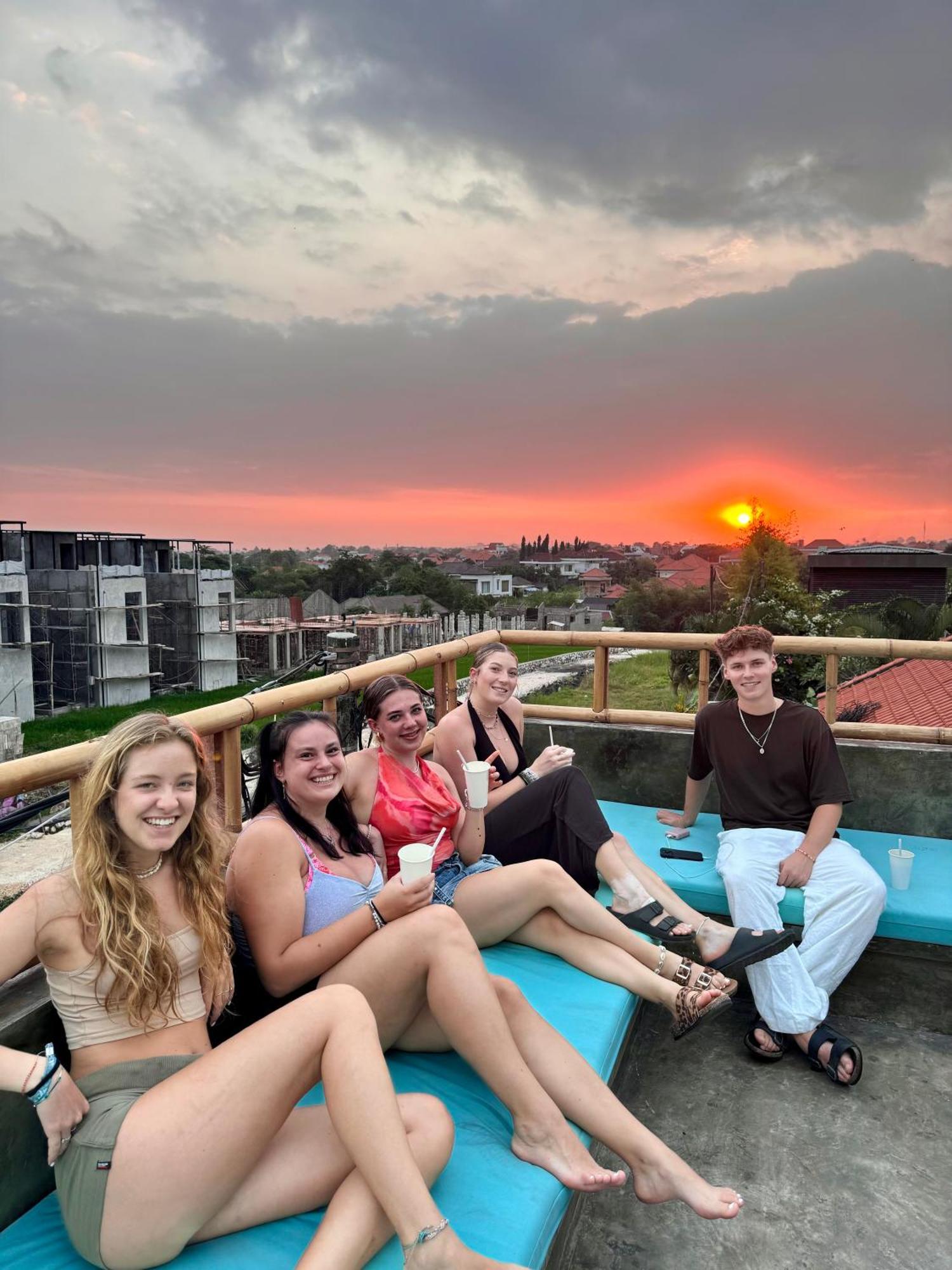 Canggu Central Hostel Dış mekan fotoğraf