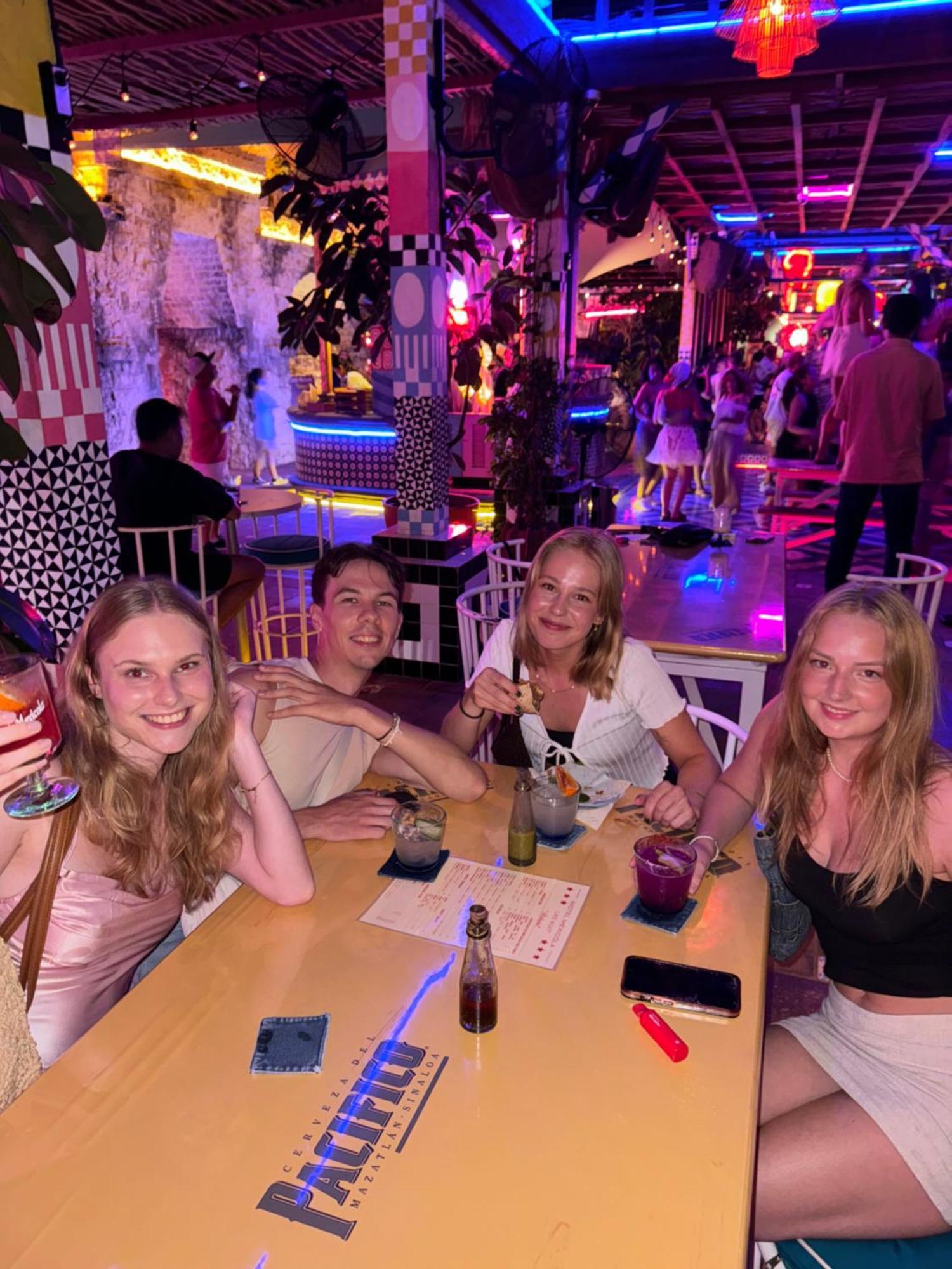 Canggu Central Hostel Dış mekan fotoğraf